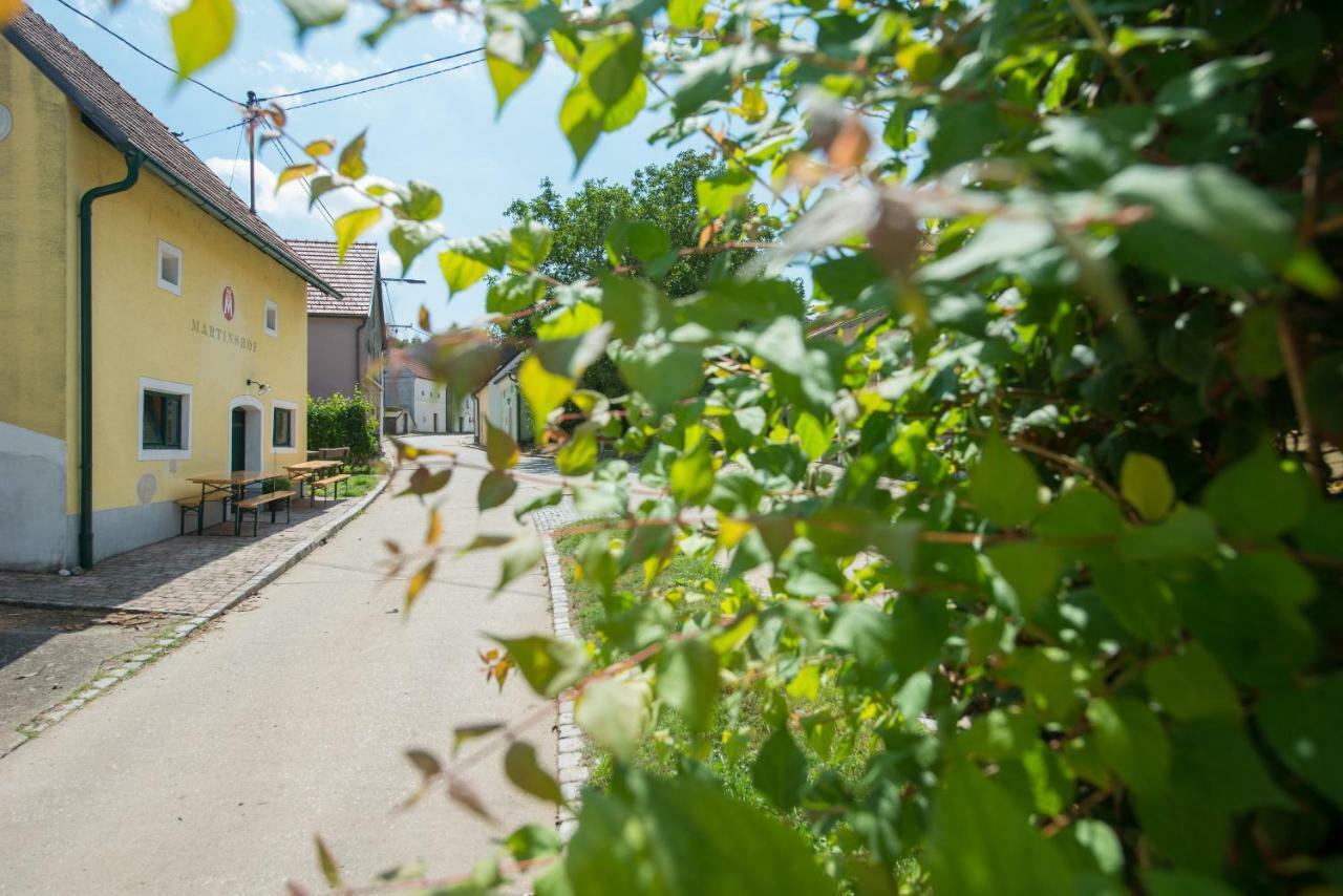 Готель Weingut Martinshof Sankt Ulrich  Екстер'єр фото